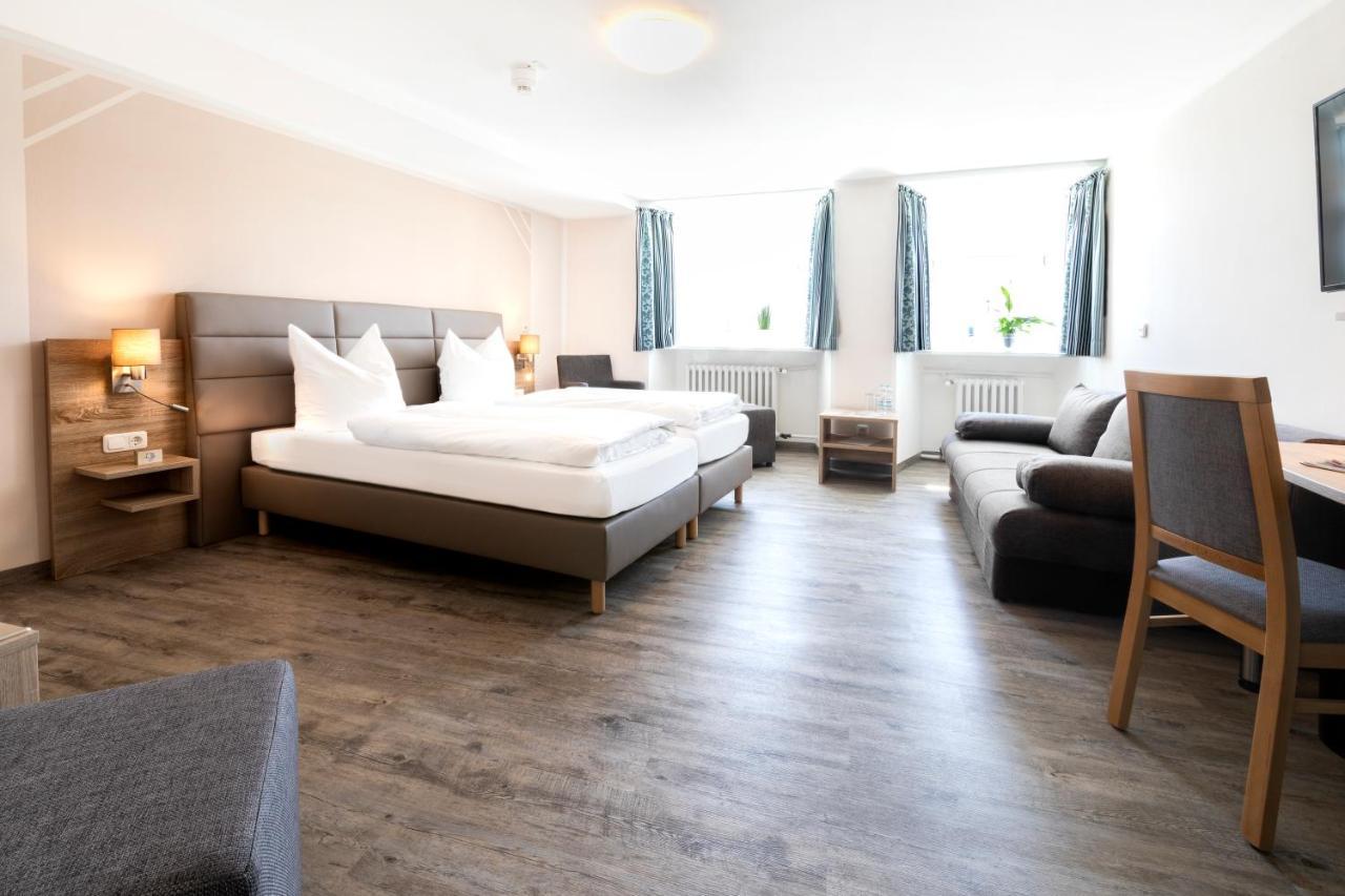 Hotelgasthof Bayerischer Hof Sulzbach-Rosenberg Bagian luar foto
