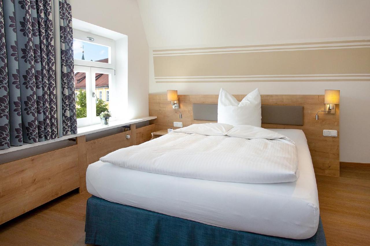 Hotelgasthof Bayerischer Hof Sulzbach-Rosenberg Bagian luar foto