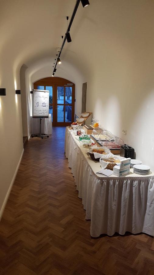 Hotelgasthof Bayerischer Hof Sulzbach-Rosenberg Bagian luar foto